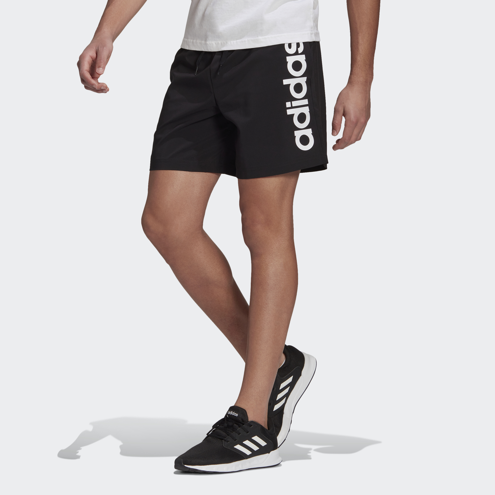 adidas M Lin Chelsea Logo