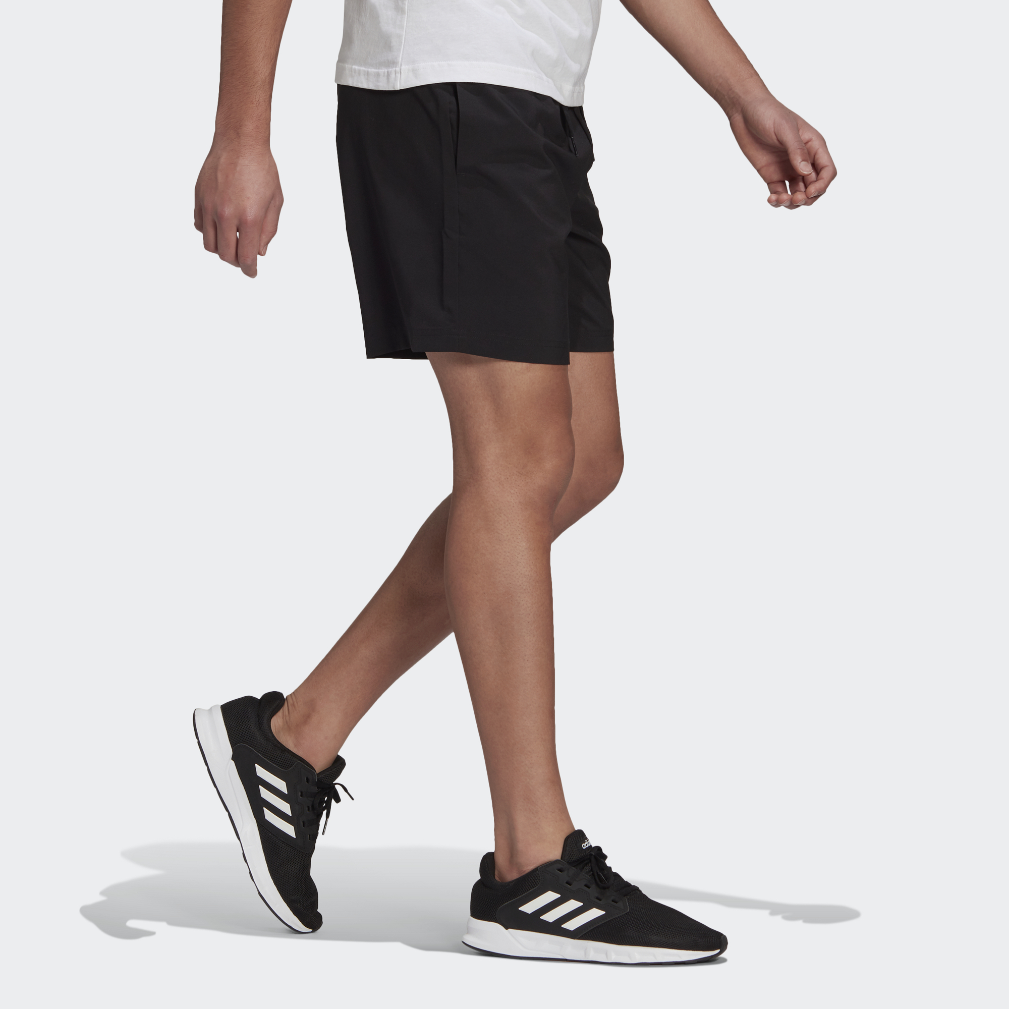 adidas M Lin Chelsea Logo