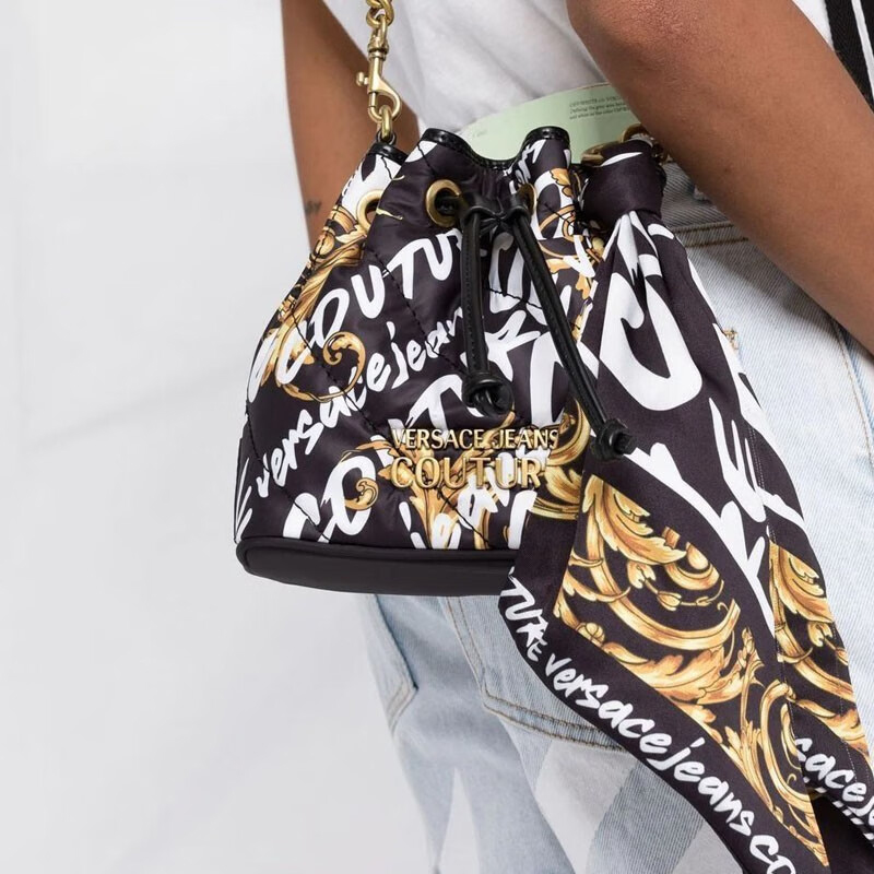 VERSACE JEANS COUTURE Logo