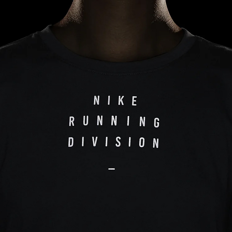 Nike SS20 T