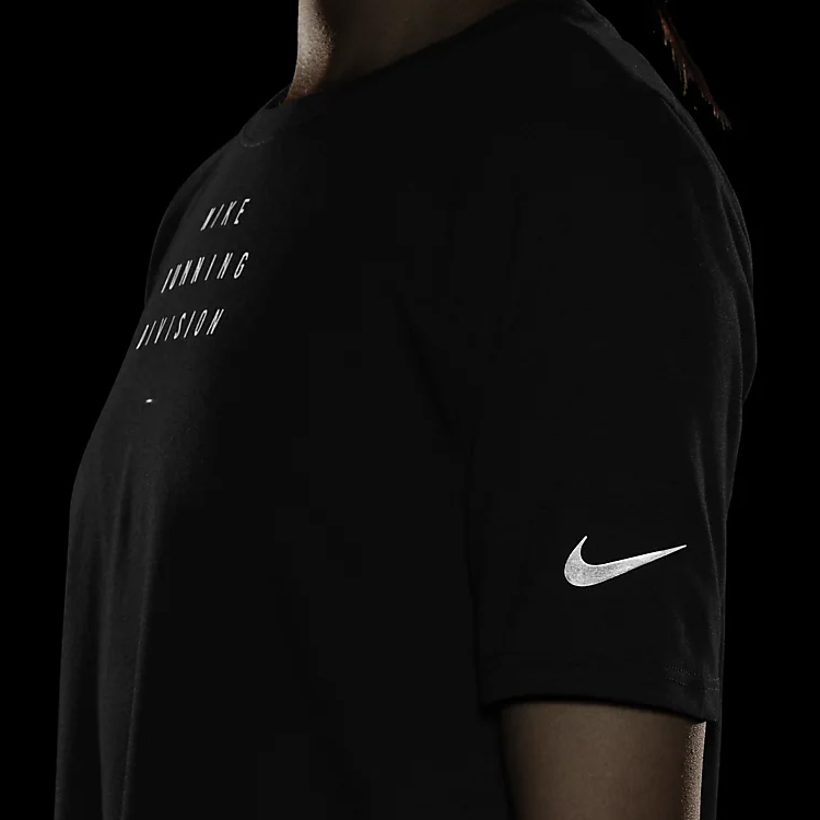 Nike SS20 T