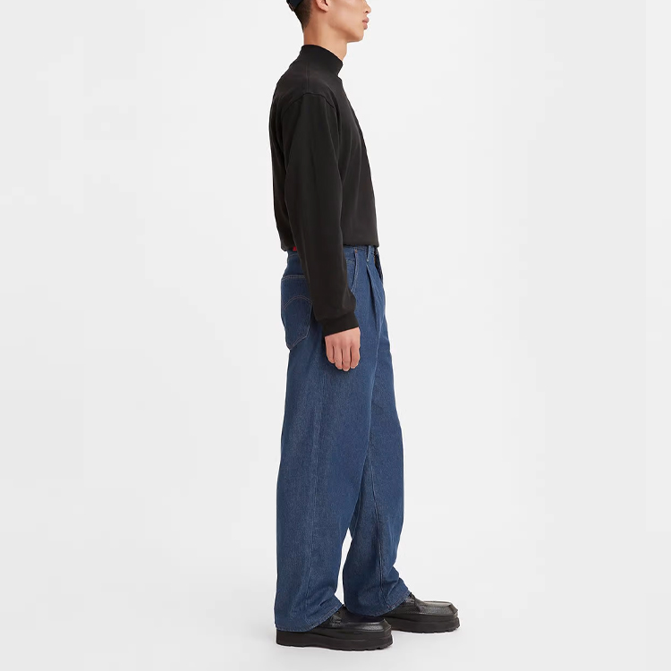 Levis Red