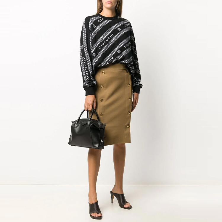 Givenchy FW21 Logo
