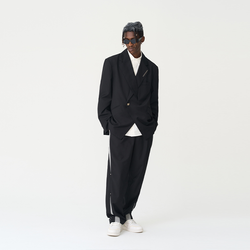 HARSH AND CRUEL AW22