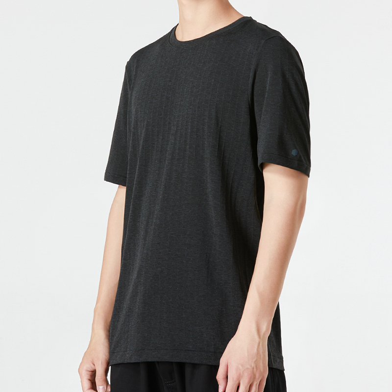 Under Armour T