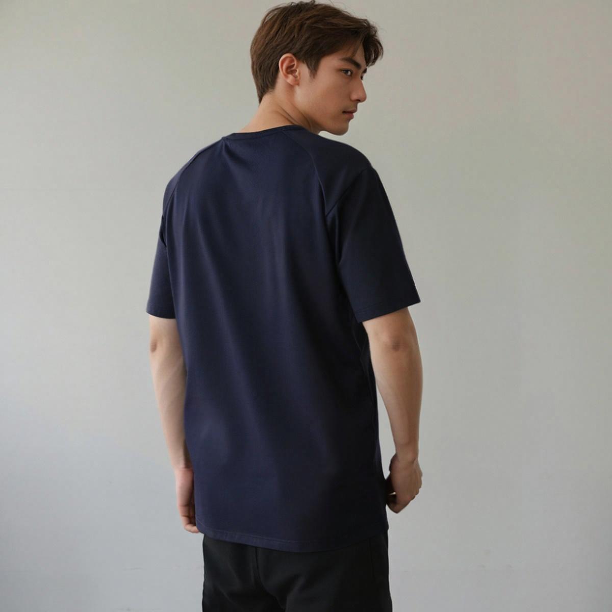 Under Armour T