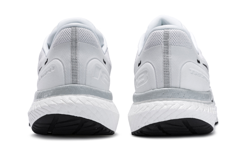 Saucony Triumph 18