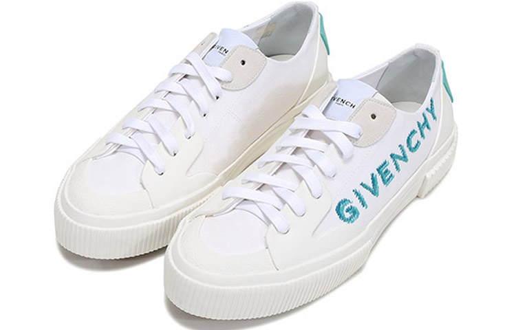 GIVENCHY