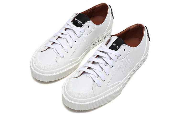 GIVENCHY