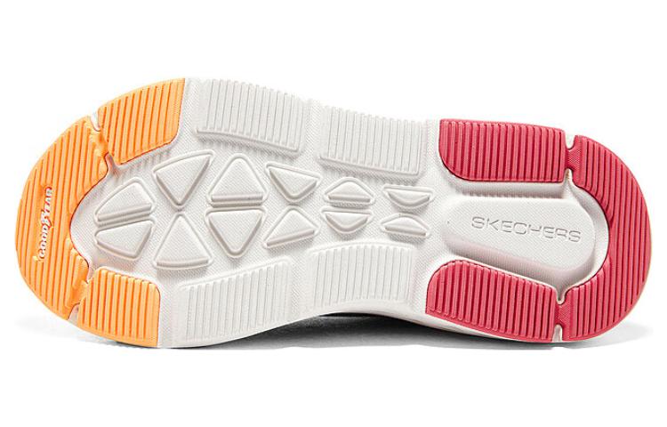 Skechers Max Cushioning Delta