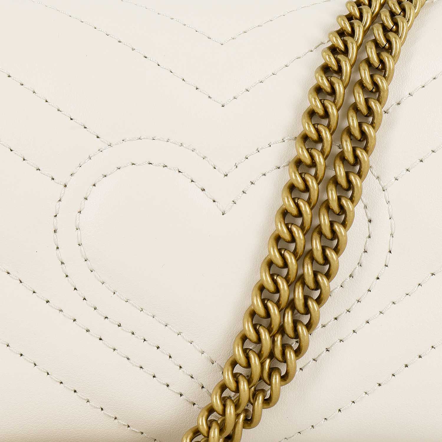 GUCCI GG Marmont Logo