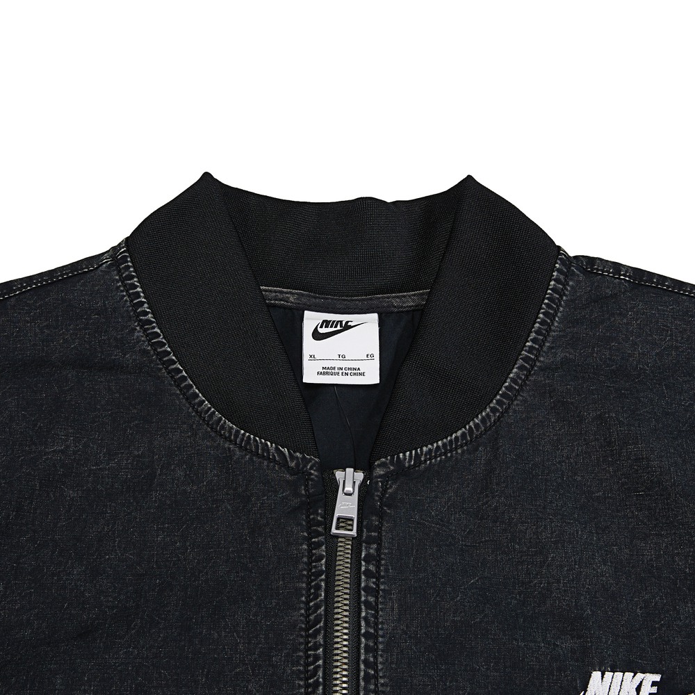 Nike Sportswear Club+ Logo
