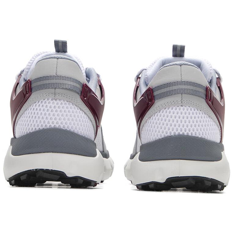 Under Armour Summit Trek