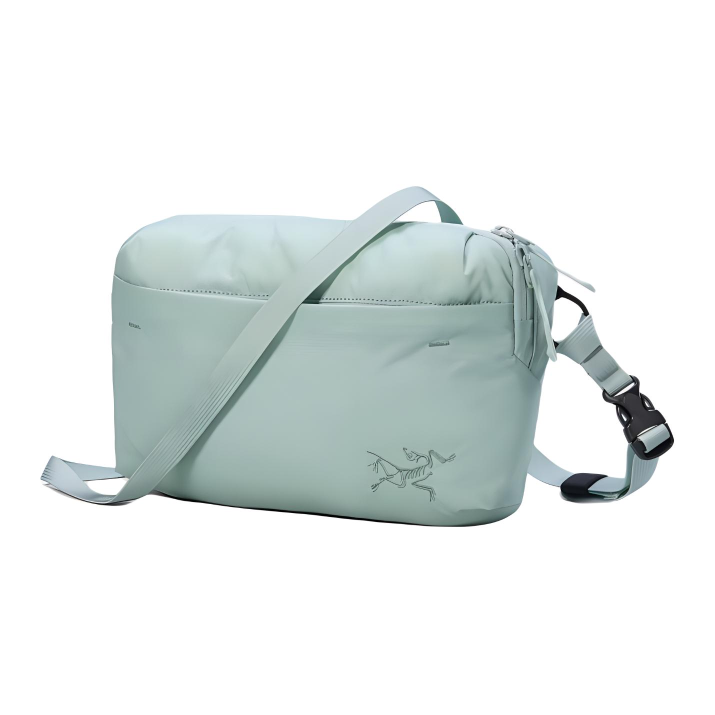 25 Arcteryx Heliad 6L