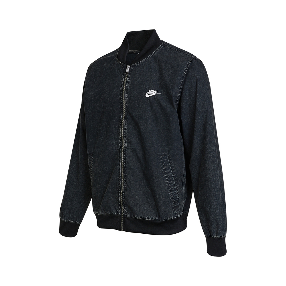 Nike Sportswear Club+ Logo