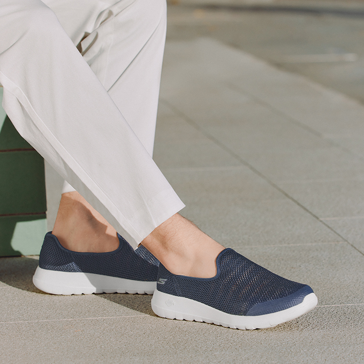 Skechers Go Walk 4