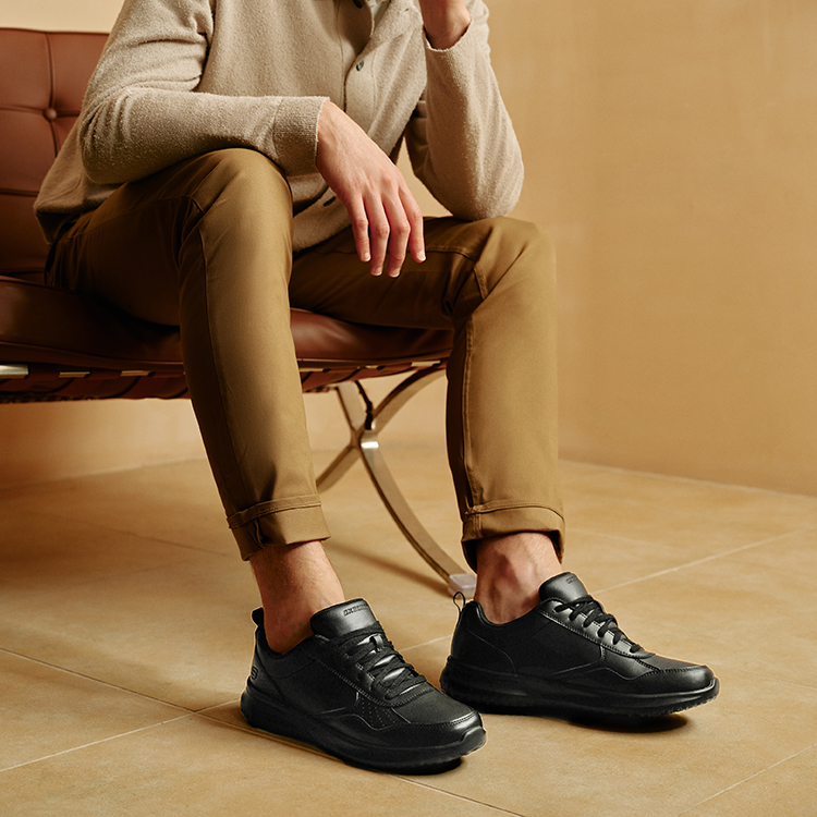 Skechers