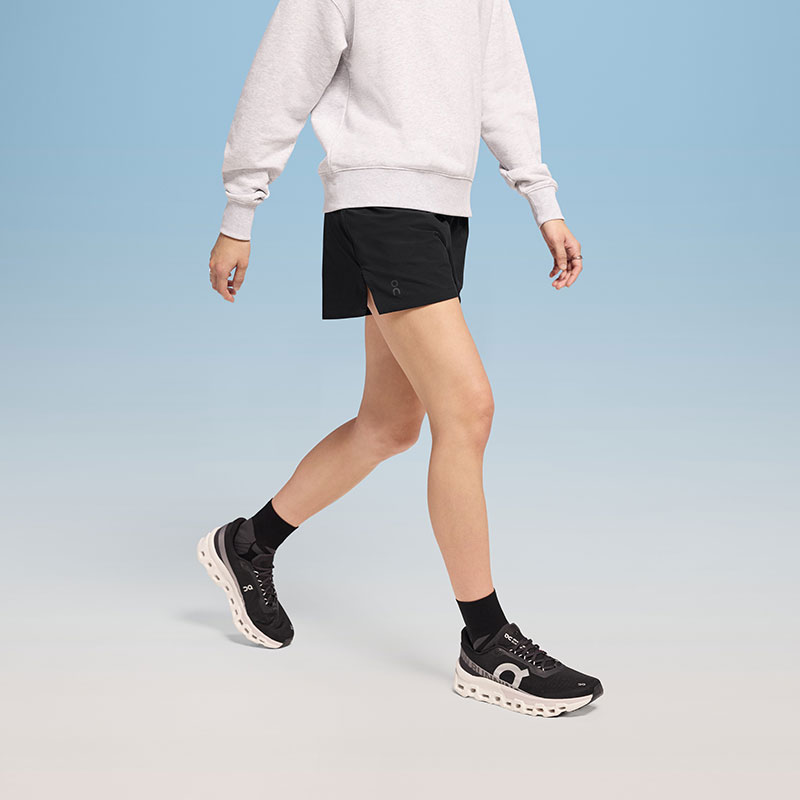 On Focus Shorts