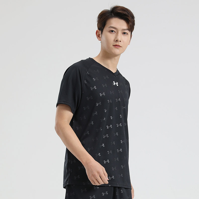 Under Armour T