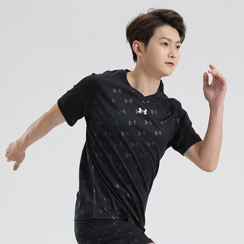 Under Armour T