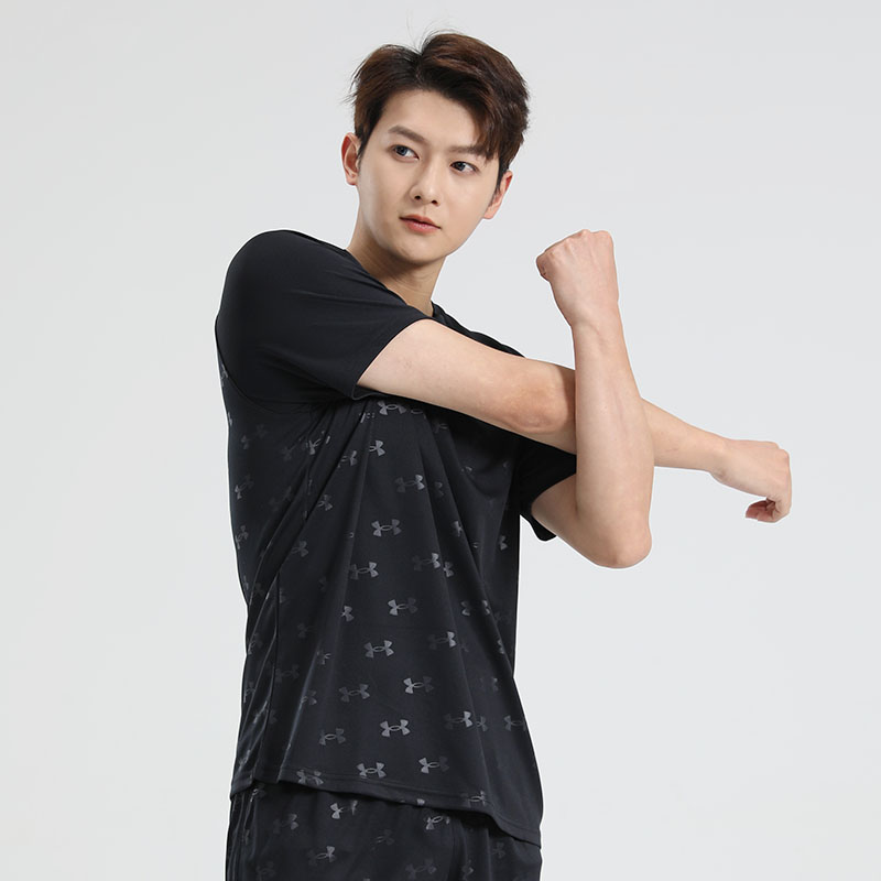 Under Armour T